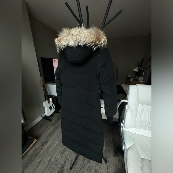 Rarely wear Canada goose - Picture 6 of 11